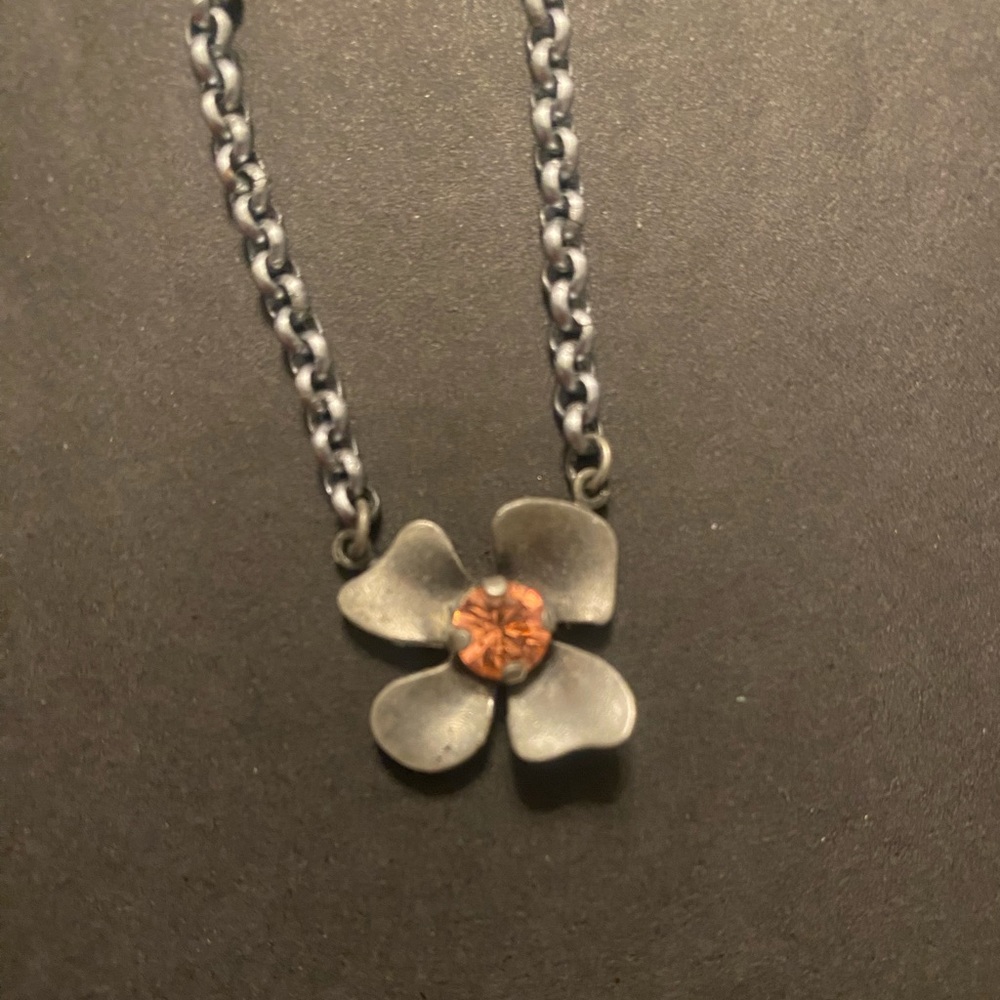 Flower Sabika necklace